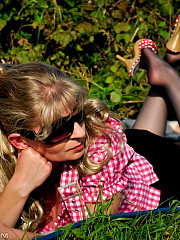 MILF Angel in coffee colored pantyhose - image nr. 7
