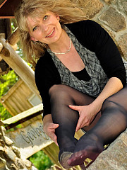 Black Pantyhose Outdoor - image nr. 7