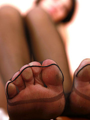 Glass Plugin Under Pantyhose - image nr. 12