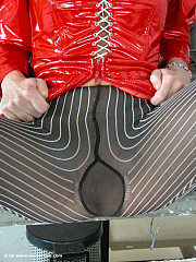 Model Eve In Grey Patterned Pantyhose On The - image nr. 9