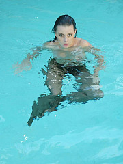 Penny Flame In A Pool - image nr. 3
