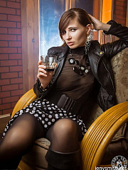 Jeny flashing seamless pantyhose on a - image nr. 6