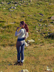 Jenny Travels In Seamless Tights - image nr. 5