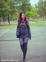 Jeny in autumn wearing blue tights - image nr. 1