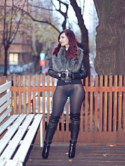 Jeny on a city street in tights - image nr. 7