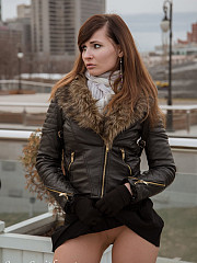 Jeny in seamless pantyhose - image nr. 2