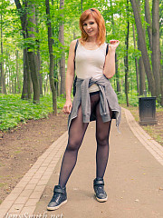 Teenager In Seamless Pantyhose - image nr. 1