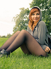 Teenager In Seamless Pantyhose - image nr. 4