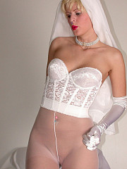 The blonde takes off the brides outfit - image nr. 5