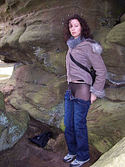 Amateur women flashes their pantyhose - image nr. 4