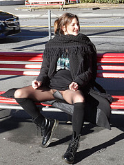 Sexy amateurs in pantyhose - image nr. 6