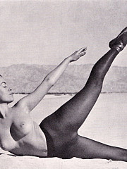 BW photos with ladies in pantyhose from - image nr. 4