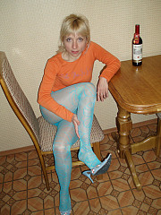 Amateur Girls In Blue Pantyhose - image nr. 3