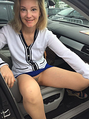 Older Amateur Shoping In Pantyhose - image nr. 1